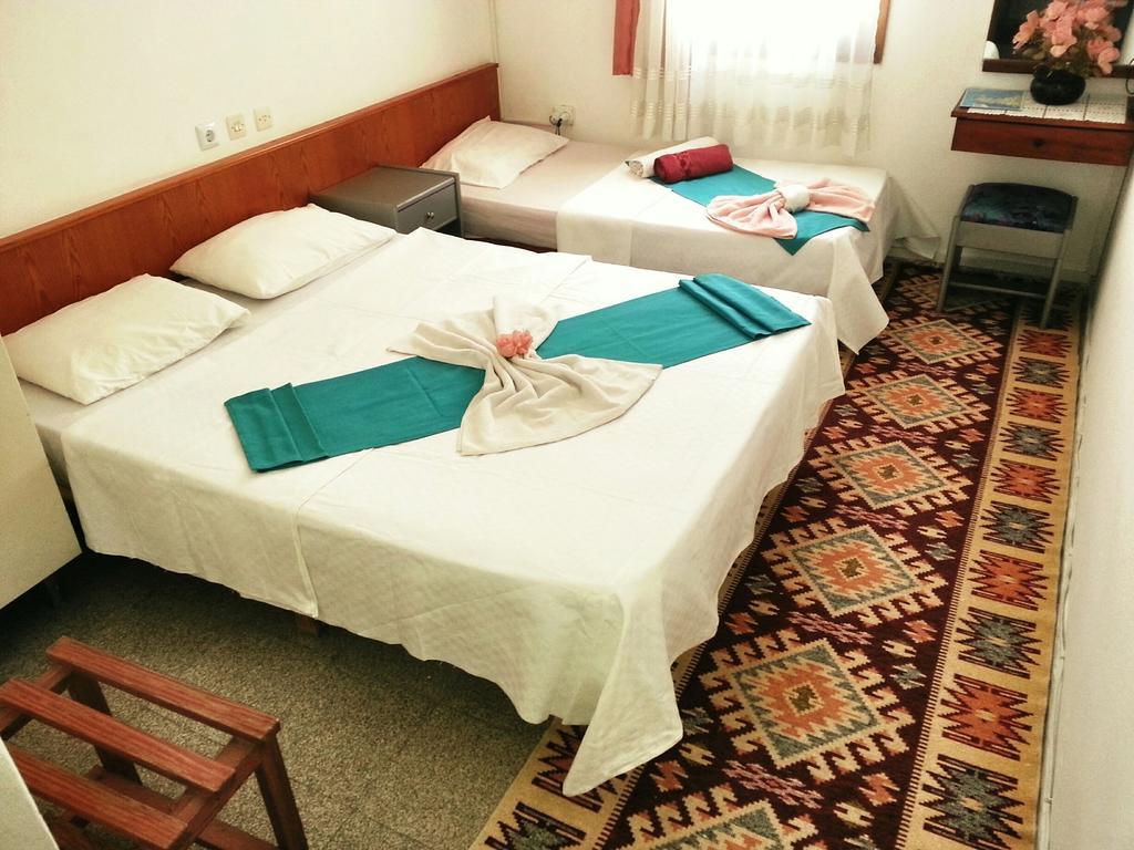 Parmis Rooms Çeşme Rum bild