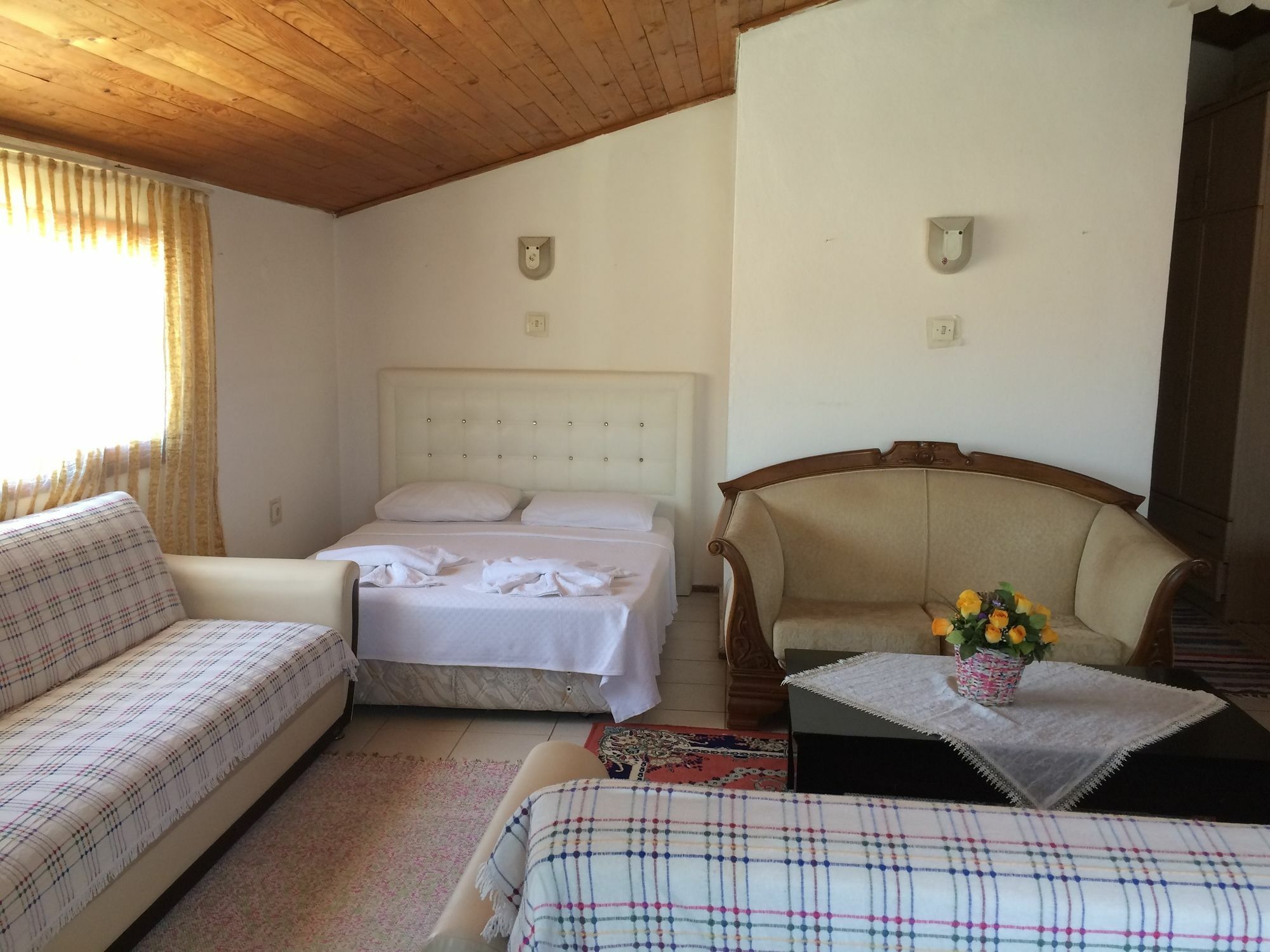 Parmis Rooms Çeşme Exteriör bild